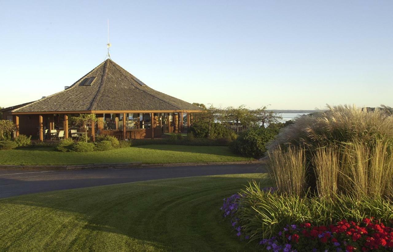 Agaming Golf Resort Kewadin Extérieur photo